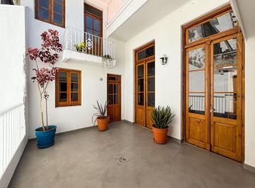Casa · 76m² · 5 Ambientes · Casa de Pasillo de 2 Dorm. con Patio, Parrilla y Terraza