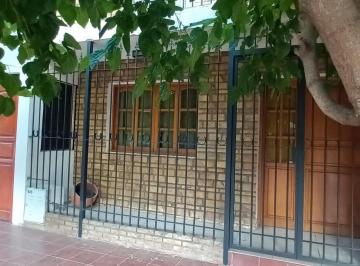 Casa · 295m² · 5 Ambientes · 2 Cocheras · Casa en Venta en Guaymallén