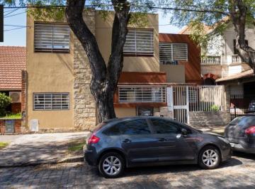 Casa · 230m² · 5 Ambientes · Casa - Banfield Oeste