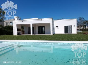 Casa · 5 Ambientes · 1 Cochera · Casa en San Matias