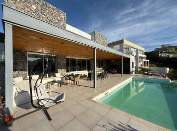 Casa de 4 ambientes, La Calera · La Cuesta Venta Casa 3 Dorm (Ppal en Suite) Amplia Galería Piscina