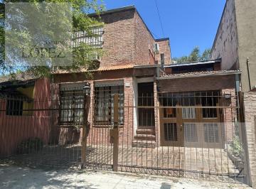 Casa · 180m² · 4 Ambientes · 2 Cocheras · Casa en Venta en Beccar Vias/libertador, 3 Dorm. con Jardín, Excelente Ubicación.