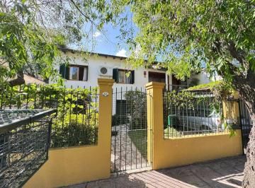 Casa · 130m² · 4 Ambientes · 2 Cocheras · Casa en Venta en Rincon de Milberg, Tigre