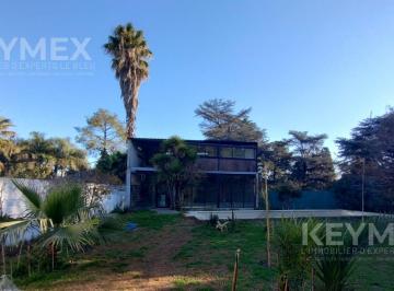 Quinta vacacional · 125m² · 4 Ambientes · Quinta con 2 Casas, Piscina, y Galpón Amplio