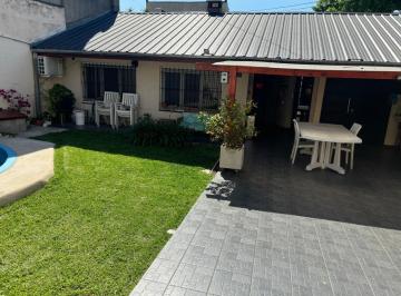 Casa · 160m² · 5 Ambientes · 2 Cocheras · Excelente Casa Multifamiliar