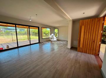 Casa de 5 ambientes, Pilar · Tu Próxima Casa Te Está Esperando. Amplios Espacios y Diseño Moderno.