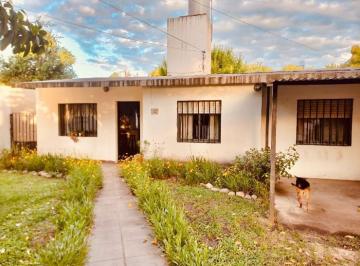 Casa de 4 ambientes, Unquillo · Casa Apta Credito Hipotecario - 2 Dorm. - Jardin - Cochera - Patio - Unquillo