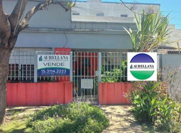 Casa · 80m² · 3 Ambientes · 3 Cocheras · Casa en Oportunidad - Apto Credito