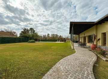 Casa · 255m² · 6 Ambientes · 3 Cocheras · Impecable Venta Chacra a m de Ruta 8 Km 71 – Chacras del Molino, Exaltación de La Cruz