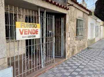 Casa · 154m² · 6 Ambientes · 1 Cochera · Casa 3 Dorm. en Perez