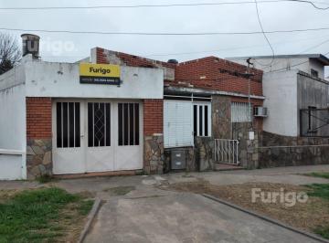 Casa · 150m² · 4 Ambientes · 1 Cochera · Casa en Venta en Pérez