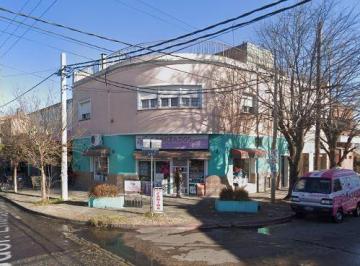 Local comercial de 5 ambientes, Morón · Local + 2 Departamentos + 2 Garage. Haedo Sur, Zona Comercial. Venta.