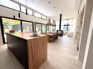 Casa · 5 Ambientes · Casa en Alquiler - Barrio Residencial I Lote 87 de Costa Esmeralda - Alquiler Temporario