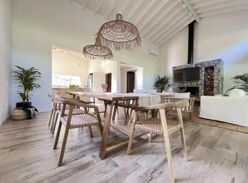 Casa · 220m² · 5 Ambientes · Casa en Venta - Barrio Marítimo IV Lote 37 - Costa Esmeralda - Playa - Dos Plantas