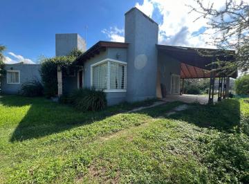 Casa · 290m² · 2 Dormitorios · 2 Cocheras · Venta Casa - 2 Dorm. - Villa Parque Santa Ana