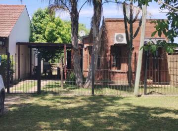Casa de 3 ambientes, La Plata · Casa en Venta - Arana