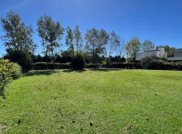 Terreno · 900m² · 1 Ambiente · Terreno en Los Pasos del Jockey 1