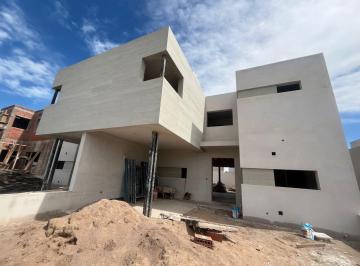 PH · 160m² · 8 Ambientes · 1 Cochera · Duplex en San Ignacio Village - a Estrenar