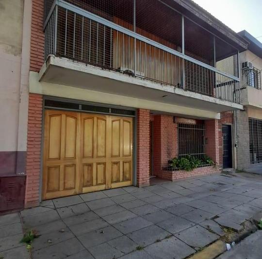 Casa · 140m² · 4 Ambientes · 1 Cochera