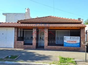 Casa · 220m² · 4 Ambientes · 2 Cocheras · Venta Casa 4 Ambientes en Aldo Bonzi