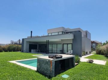 Casa · 500m² · 5 Ambientes · 7 Cocheras · Hermosisima Casa Minimalista