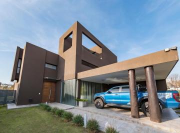 Casa · 360m² · 4 Ambientes · 2 Cocheras · Venta Casa 3 Dorm. - Valle Escondido