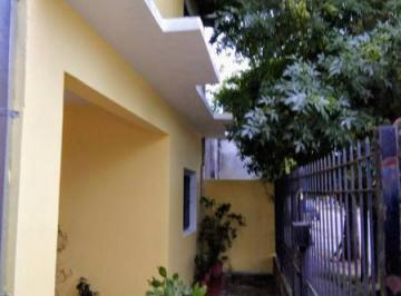 Casa · 140m² · 4 Dormitorios · 1 Cochera · Casa Dos Familias en Dos Plantas, 5 Ambientes, Garaje Pasante, 340 m²