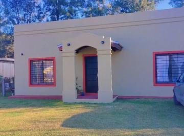 Casa · 90m² · 2 Ambientes · 3 Cocheras · Casa en Venta Barrio Altos Don Segundo Loma Verde