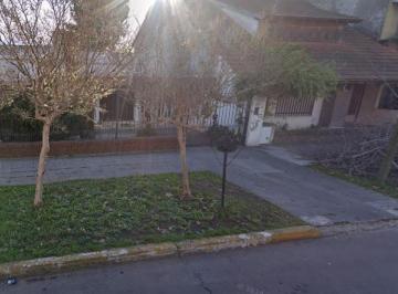 Casa · 140m² · 3 Ambientes · 2 Cocheras · Casa en Beltrán Al 500, Lomas de Zamora