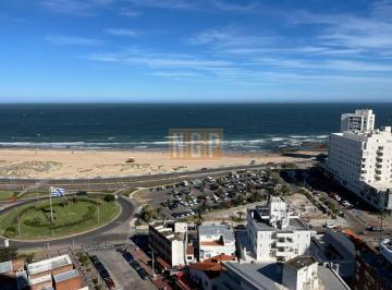 Foto1 · Apartamento en Alquiler de 3 Dorm. en Primera Linea de Playa Mansa, Punta del Este
