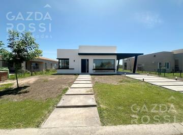 Casa · 164m² · 5 Ambientes · 2 Cocheras · Casa 4 Dorm. con Piscina a Estrenar en Barrio San Felipe