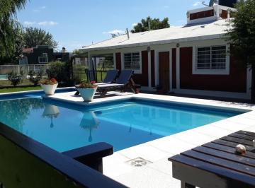 Casa de 6 ambientes, Villa Parque Siquiman · Casa de Dos Dorm + 2 Cabañas Totalmente Equipadas.