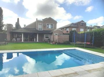 Casa · 263m² · 4 Ambientes · Casa en Venta en Barrio Club de Campo Pueyrredon, Pilar