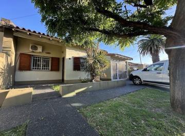 Casa · 120m² · 4 Ambientes · 2 Cocheras · Chalet a 2 Cuadras de Av Calchaqui