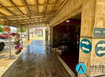 Local comercial · 200m² · 1 Dormitorio · 2 Cocheras · Venta Esquina Comercial Frente Al Cementerio de Lanus