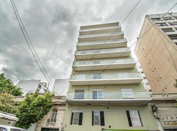 Departamento · 40m² · 2 Ambientes · 1 Cochera · Venta 1 Dormitorio con Balcon Al Frente Pellegrini