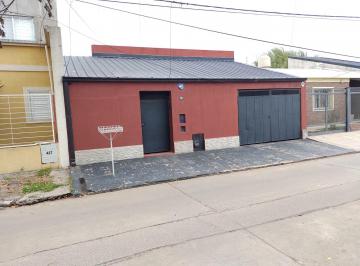 Casa de 5 ambientes, Capitán Bermúdez · Casa en Cap. Bermúdez