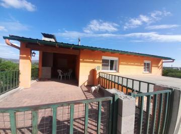 Casa · 273m² · 3 Ambientes · 1 Cochera · Se Vende Casa Más Departamentos en Villa Parque Siquiman