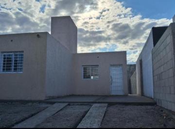 Casa · 50m² · 2 Ambientes · 1 Cochera · Casa en Alquiler