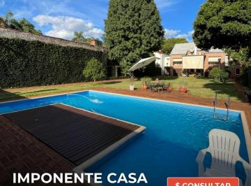 Casa · 1600m² · 6 Ambientes · 4 Cocheras · Casa en Venta de 4 Dorm.