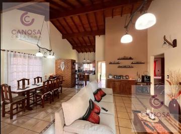Casa · 100m² · 4 Ambientes · 3 Cocheras · Venta - Chalet en Ezeiza