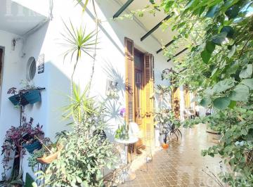 Casa · 223m² · 4 Ambientes · 1 Cochera · Venta PH con Entrada Independiente con Cochera y Patio