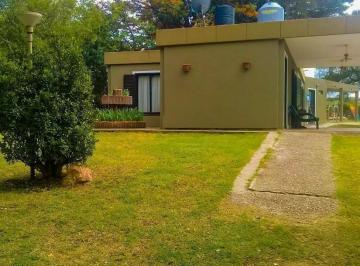 Casa · 140m² · 4 Ambientes · 3 Cocheras · Villa Carlos Paz: Casa en Venta / 3 Dorm. / Galeria / Pileta