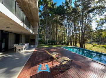 Casa de 5 ambientes, Costa Esmeralda · Venta Hormigón Amoblada Casa Costa Esmeralda Senderos Piscina