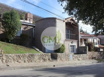 Casa · 430m² · 8 Ambientes · 4 Cocheras · Espectacular Casa en Venta Tres Cerritos