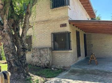 Casa · 140m² · 5 Ambientes · 1 Cochera · Casa en Venta 3 Dorm. Amobladatanti a 100 m del Río