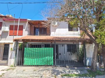 Casa · 164m² · 5 Ambientes · 2 Cocheras · Dos Unidades Funcionales en Venta