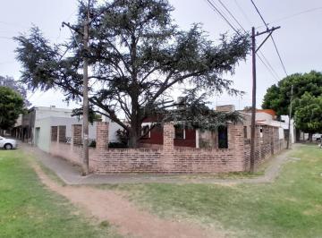 Casa · 137m² · 4 Ambientes · 1 Cochera · Casa en Tiro Suizo