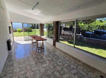 Casa · 180m² · 4 Dormitorios · 2 Cocheras · Casa + Departamento, Pileta y Gran Parque. Barrio Malvinas
