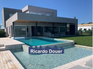 Casa · 230m² · 4 Ambientes · Casa en Venta a La Laguna en El Cantón, Escobar, G. B. a. Zona Norte